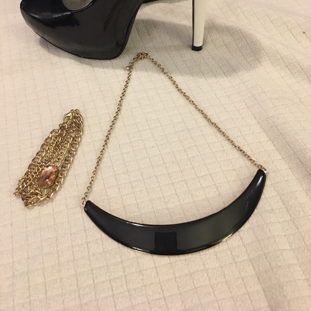 Bundle: black necklace + peach jewel bracelet 👸🏻