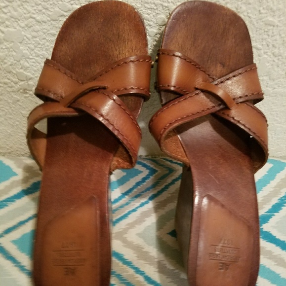 Brown ' American Eagle' Clogs/Wedges - Picture 5 of 6