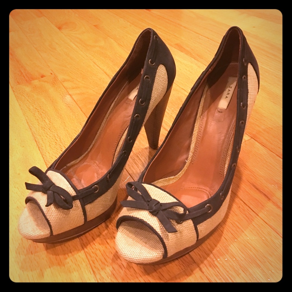 Navy and tan Zara size 38 pumps