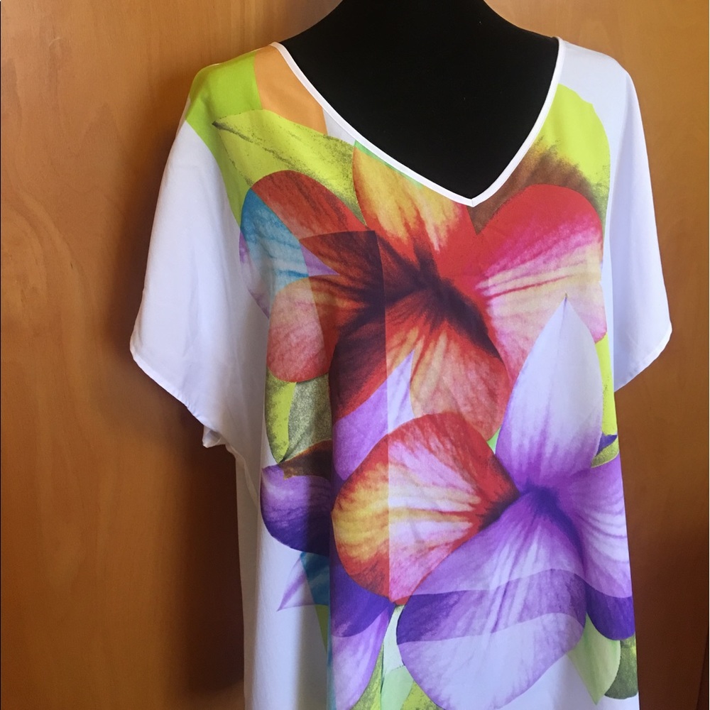 Bright Floral Short-Sleeve Top NWT Size 2X