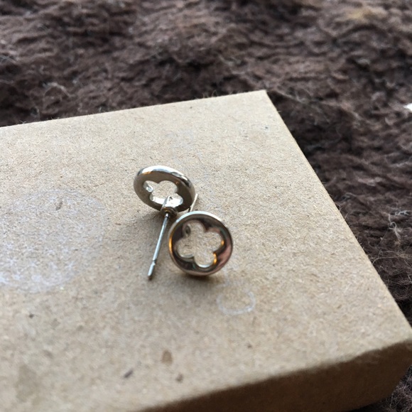 Silver 4 Leaf Clover Punch-Out Stencil Studs - Picture 1 of 6