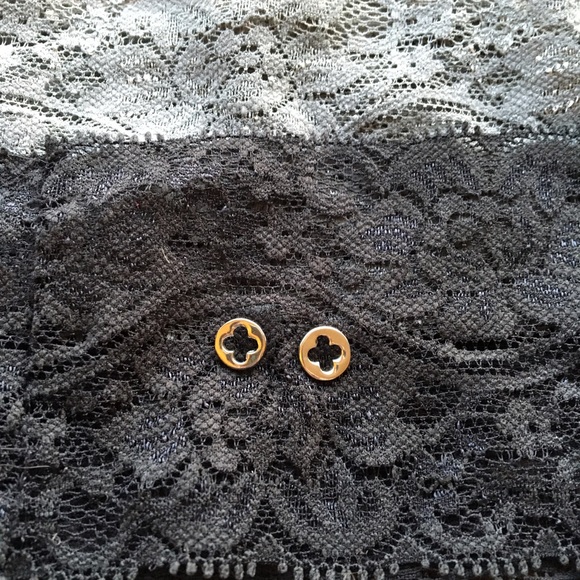 Silver 4 Leaf Clover Punch-Out Stencil Studs - Picture 3 of 6