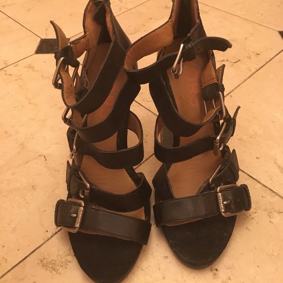 Adorable Kors Michael Kors Strappy Black Sandals - Picture 4 of 5