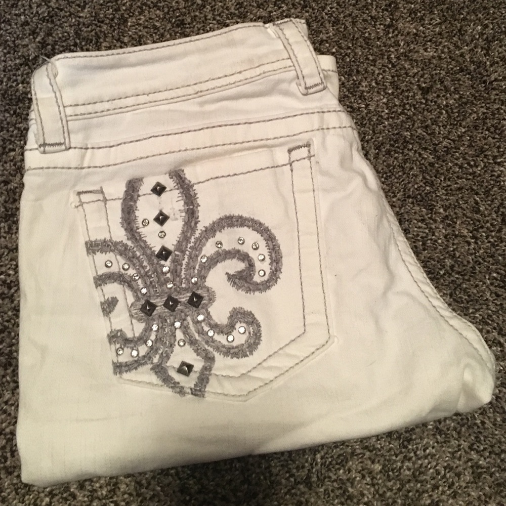 White Miss Me Capris/shorts