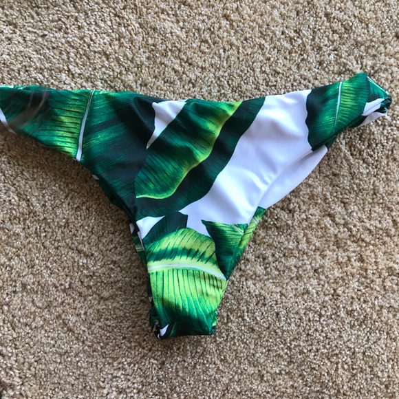 Leafy Bikini - Picture 7 of 7
