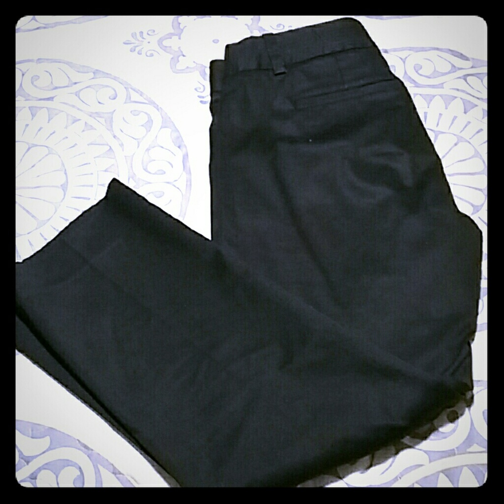 Black cropped slacks
