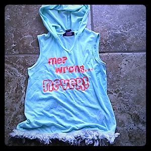 Me? Wrong...never! T-shirt with hood