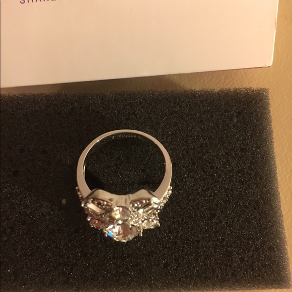 Kia Sophia silver ring with rhinestones - Picture 3 of 3