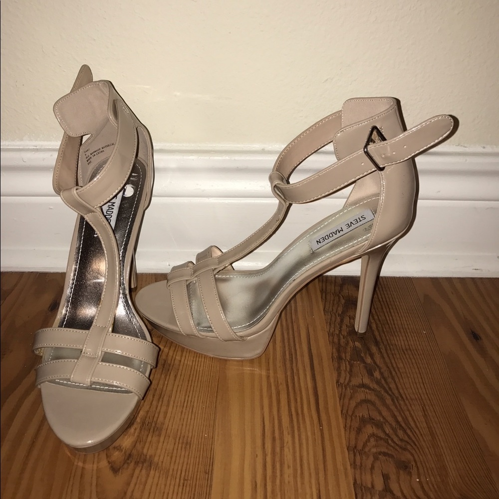 Steve Madden tan heels. Never worn!