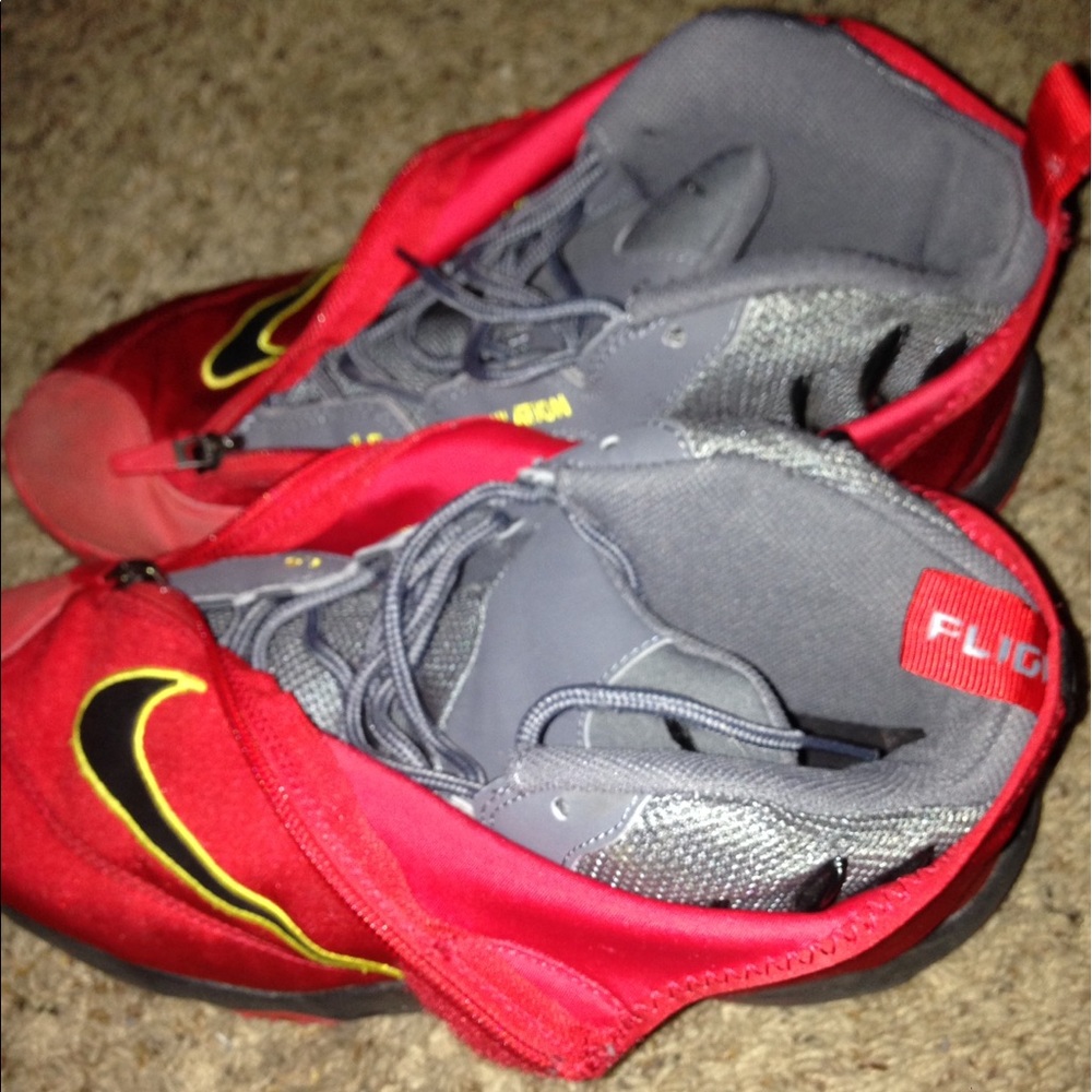 Nike gloves