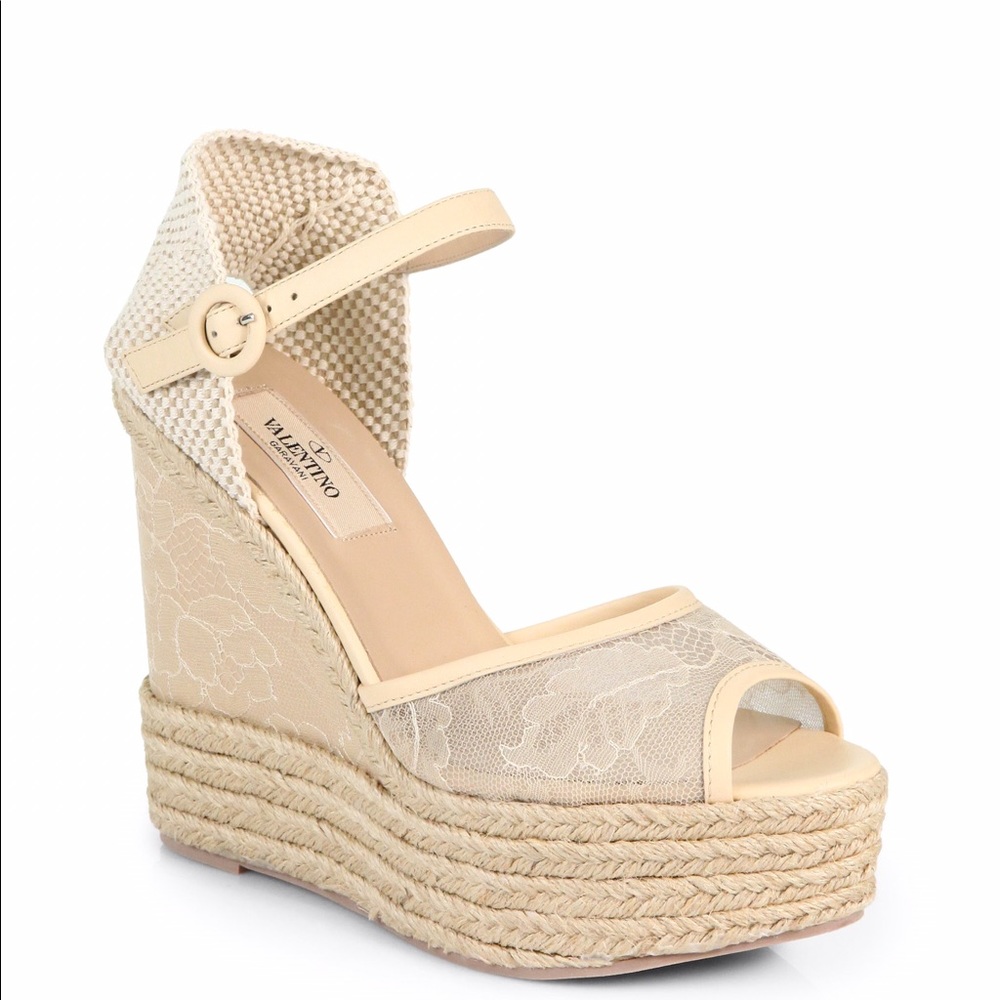 🌹HP🌹💯Valentino Glamorous Lace Leather Wedges