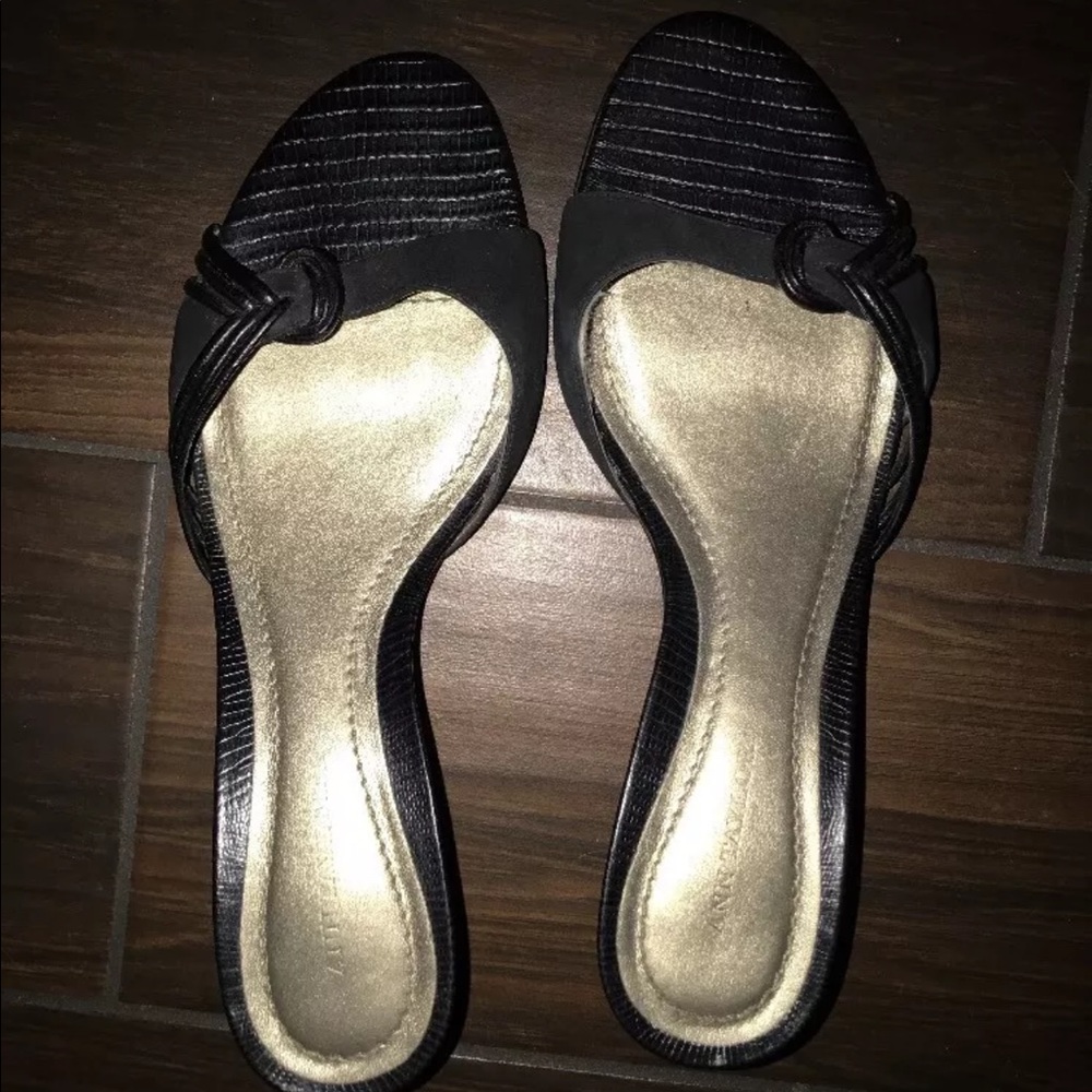 Ann Taylor Black Slide Sandal Size 8