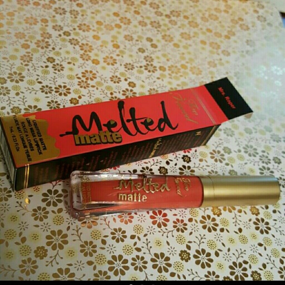 Makeup bundle - Picture 4 of 4