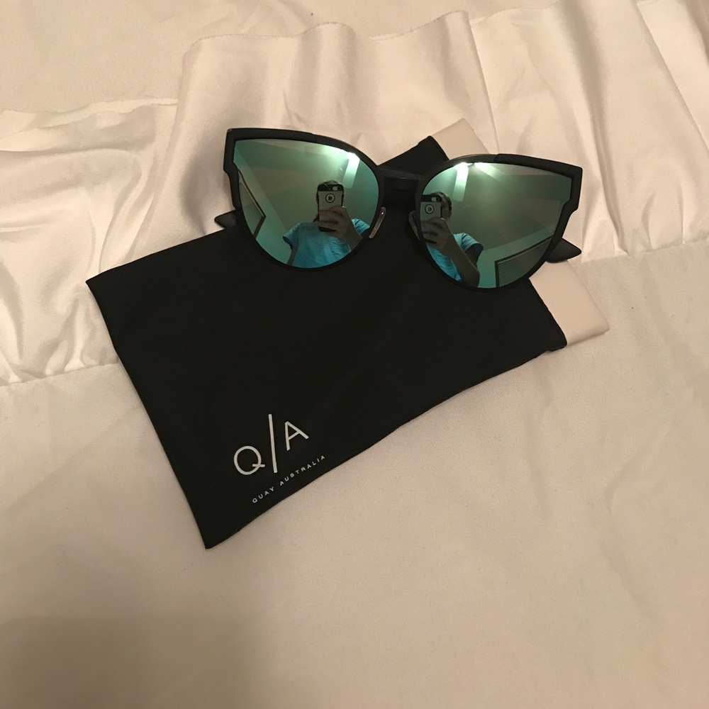 Mirrored sunglasses