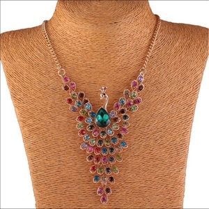 NWT RETAILS $30 Stunning Peacock Necklace