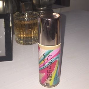 Josie Maran Vibrancy foundation