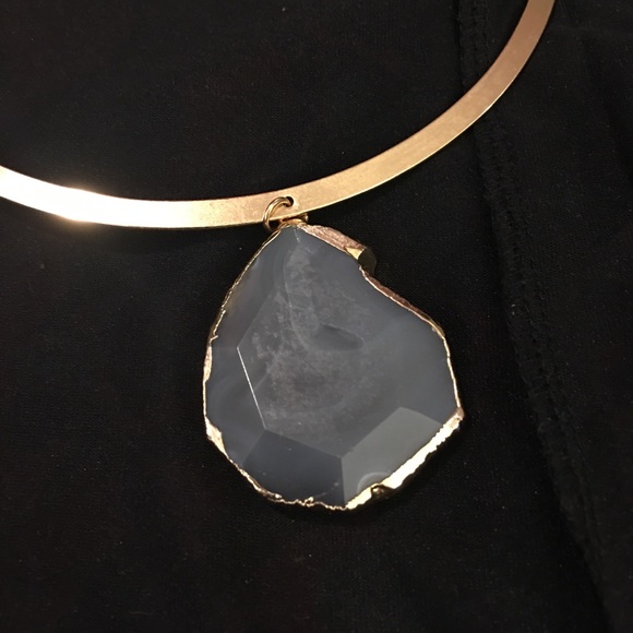 Costum gold choker/necklace with Grey stone 💎 - Picture 3 of 4