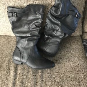 Like new wide calf size 9 1/2 boots