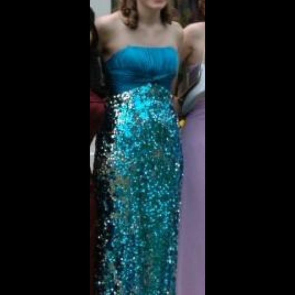 Prom dress - Picture 2 of 2