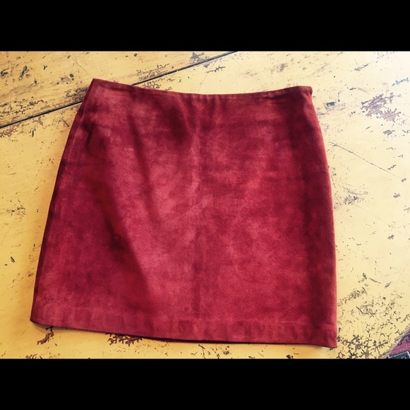 DKNY Donna Karan 100% Suede Mini Skirt in Rust/Red