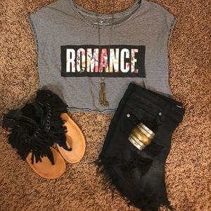 🌺Black and White Striped Crop Top🌺