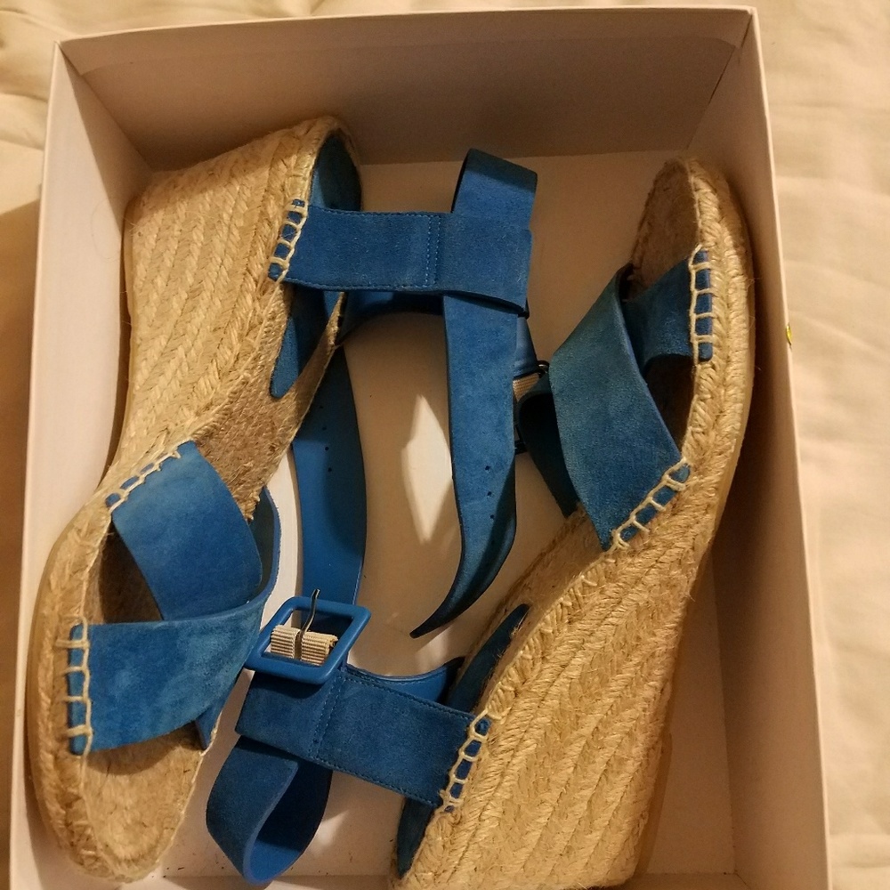 Vince. Stefania Wedge Sandals Size 11