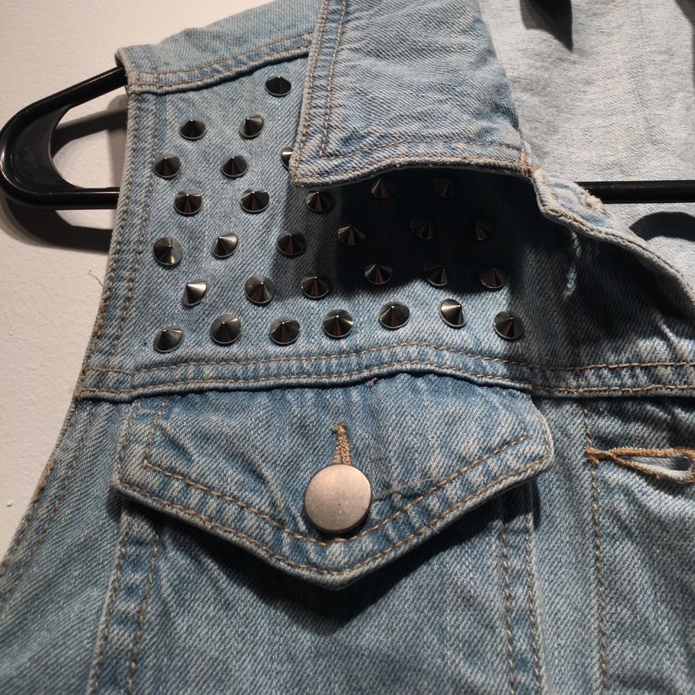 Studded Jean jacket - Picture 2 of 4