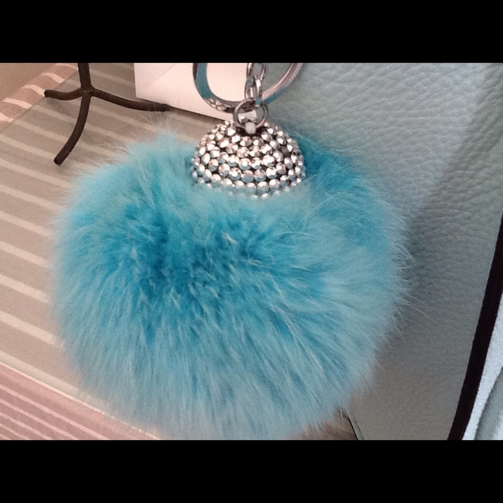 ❌SOLD❌LAST ONE‼️Fur keychain with Rhinestones