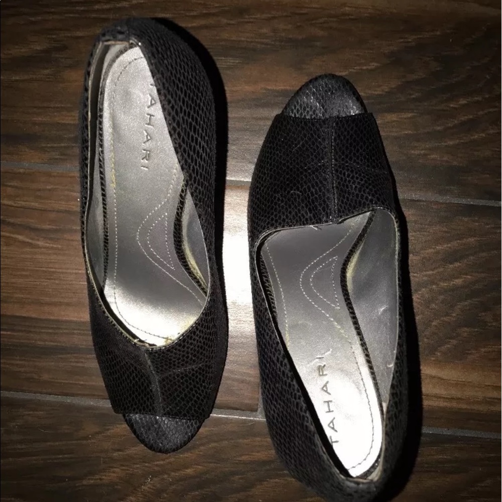 Tahari Black Leather Heels Size 8