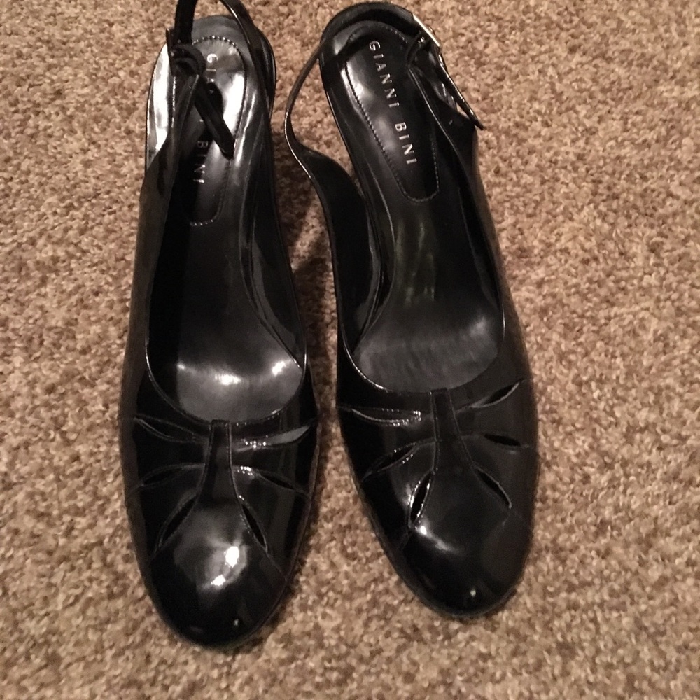 Gianni Bini patent leather shoes