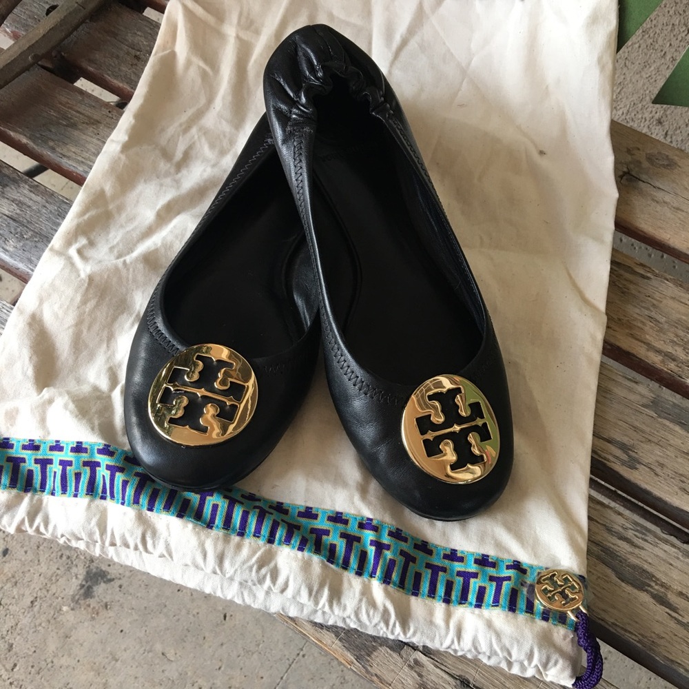 •SOLD• Tory Burch Reva flats gold emblem size 8 - Picture 1 of 4