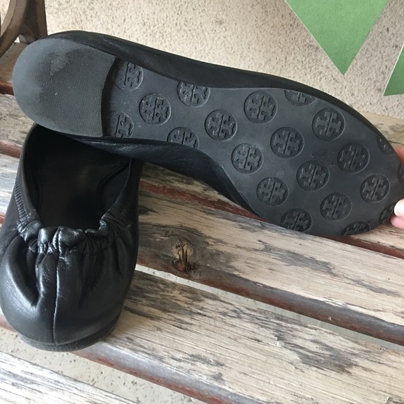 •SOLD• Tory Burch Reva flats gold emblem size 8 - Picture 3 of 4