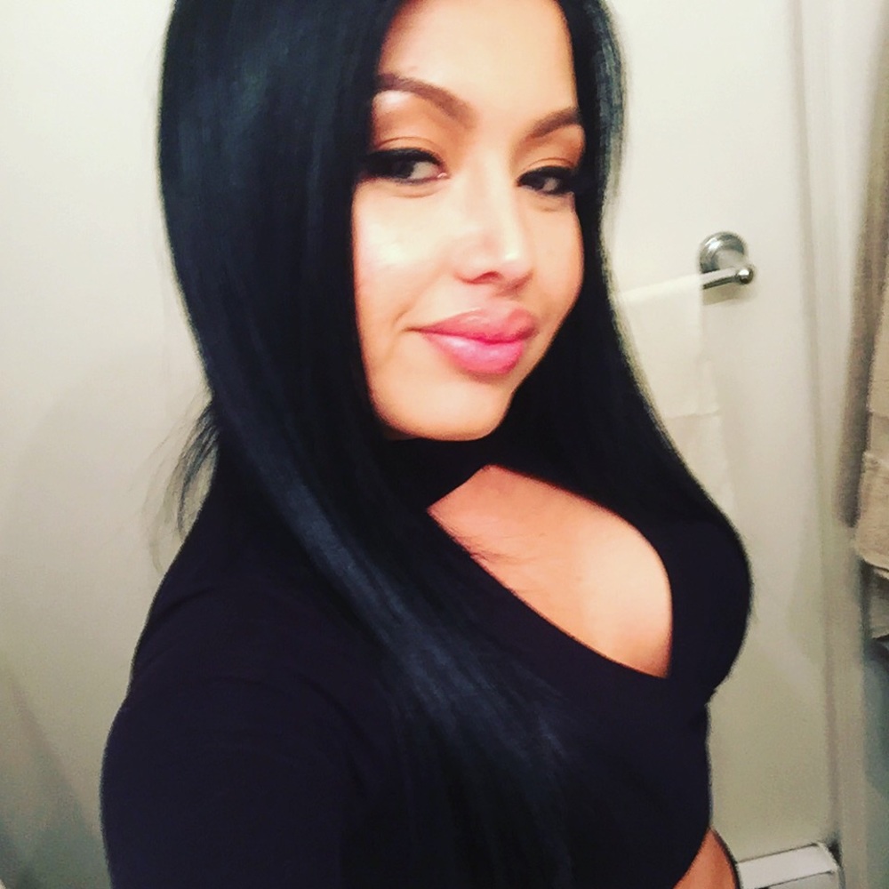 Meet your Posher, Lina