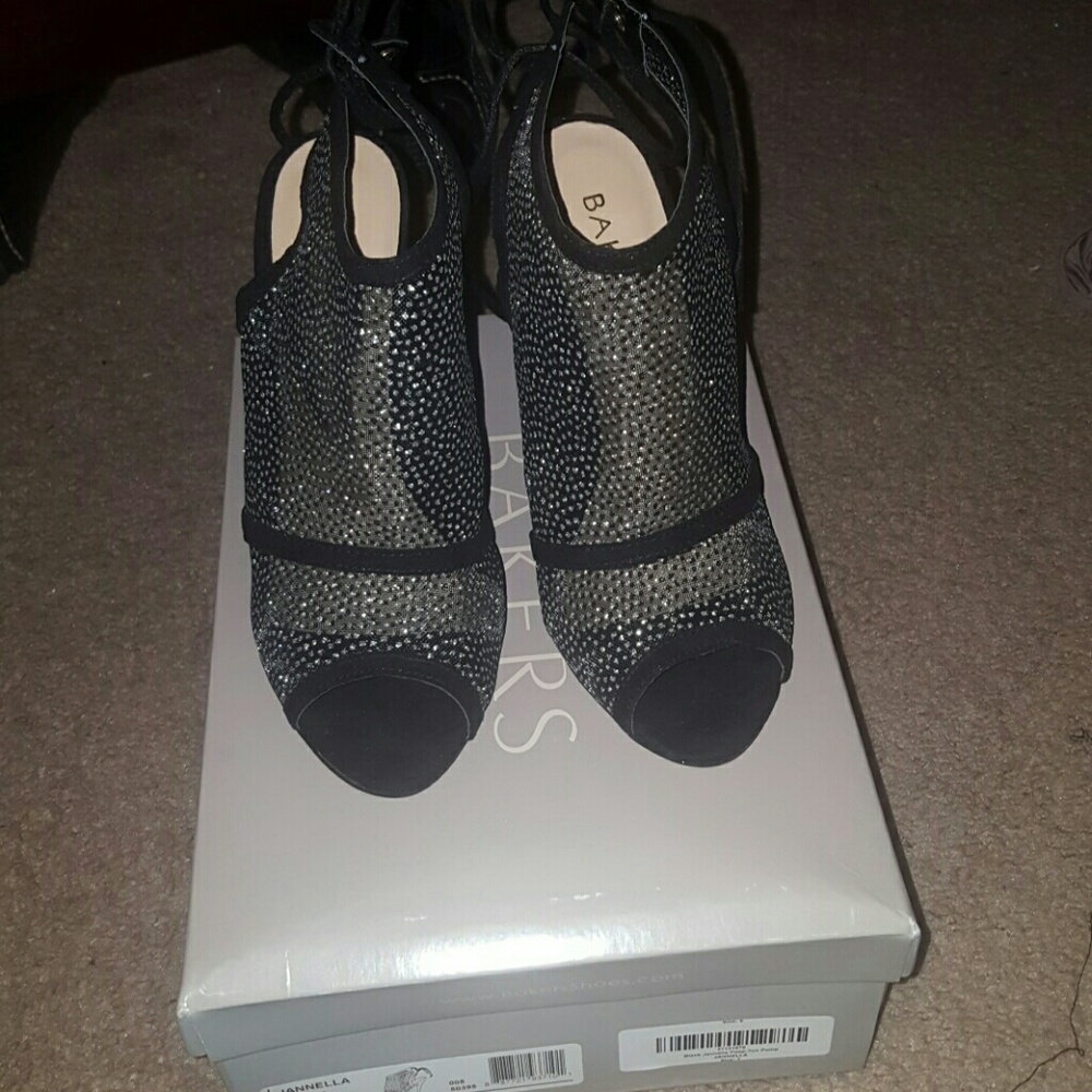 BAKERS Jannella Heels