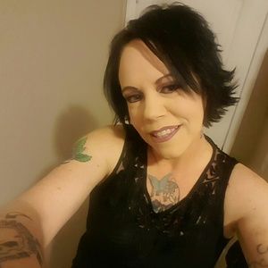 Meet your Posher, Roxanne