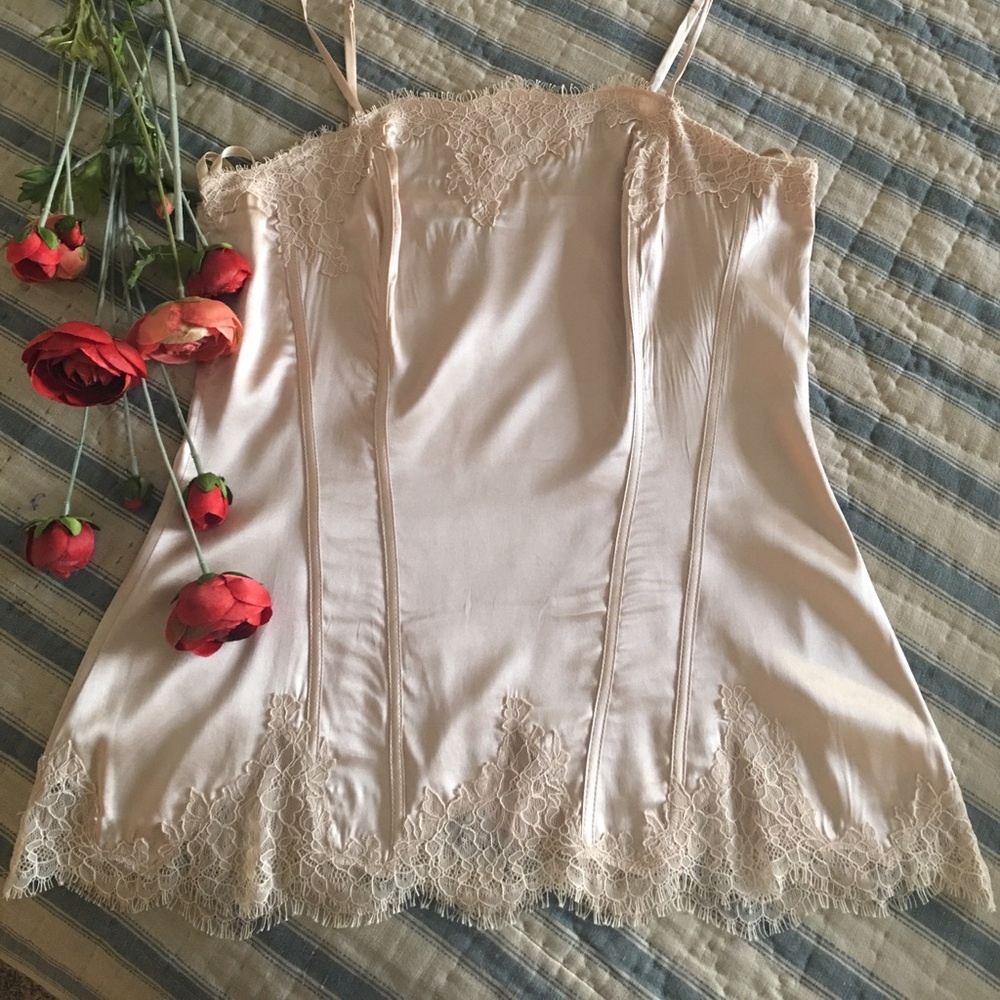 Nude silk/lace White House Black Market cami XS
