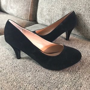 Never worn size 9 heels.
