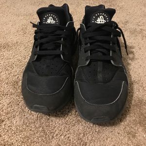 Nike Shoes. Nike Huaraches.