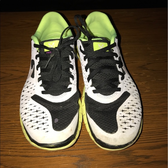 Nike tennis shoes - Picture 2 of 2