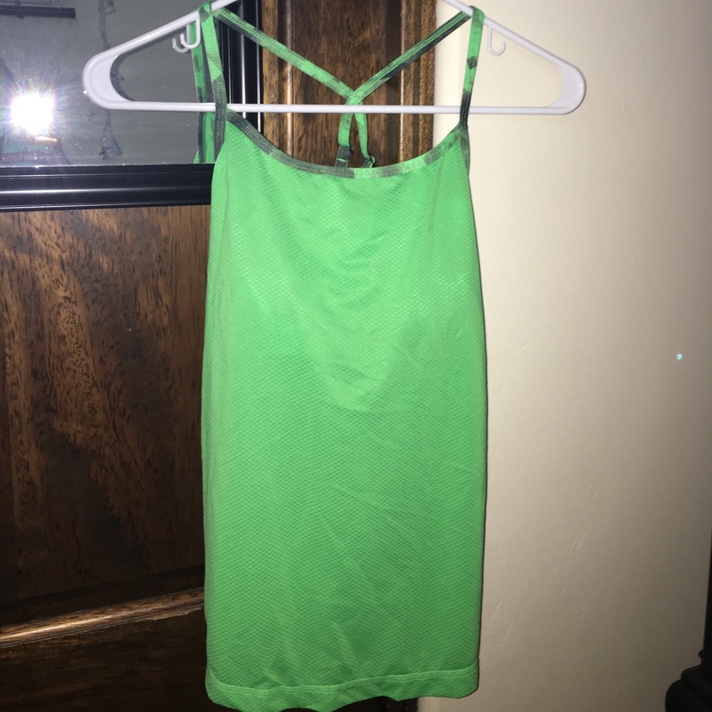 Zella tank
