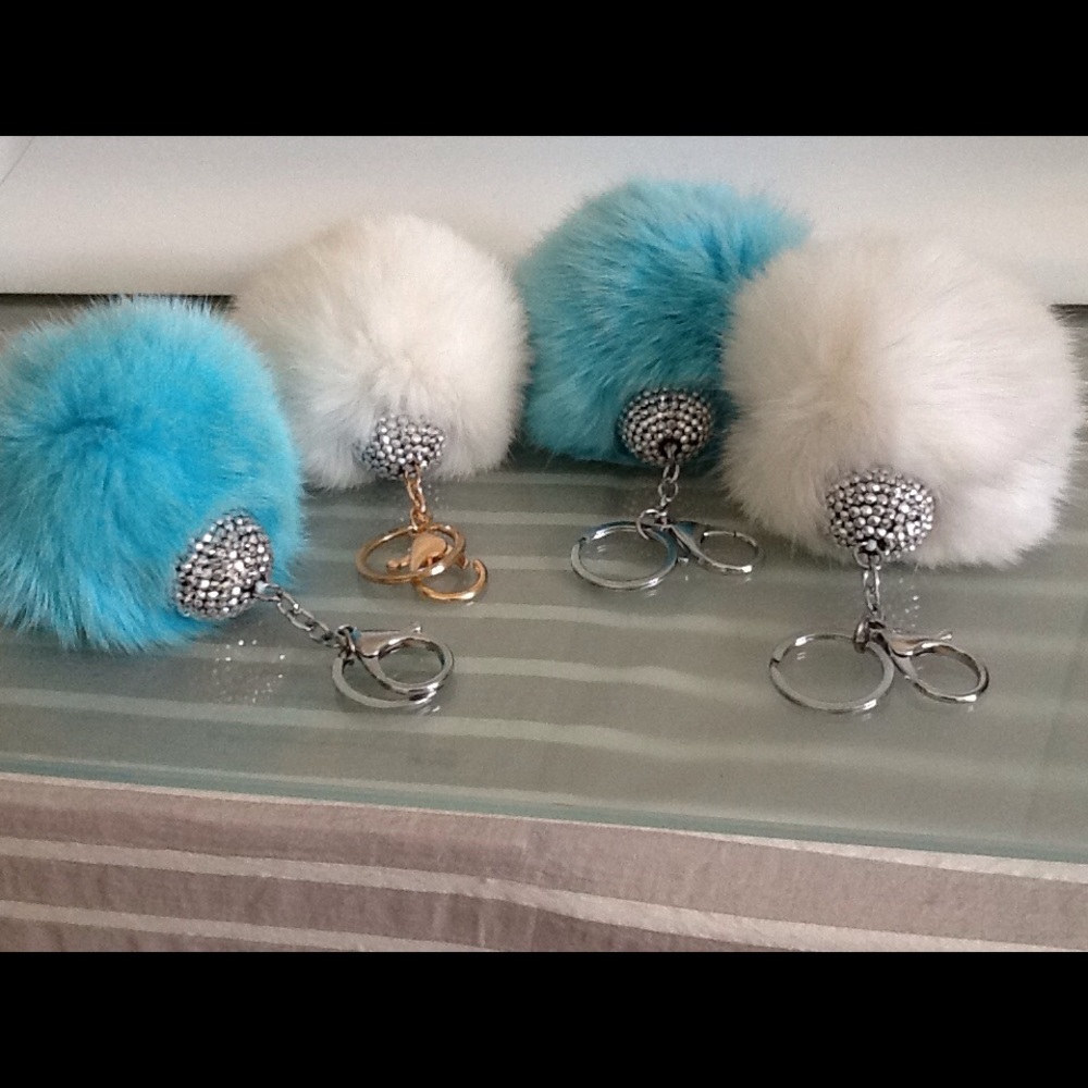 ❌SOLD OUT❌ Large Rabbit Fur w/Rhinestones
