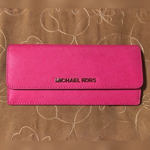 Michael Kors flat wallet