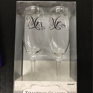 party city Accessories - Mr & Mrs wedding toasting glasses 2 Count party city Accessories - Mr & Mrs wedding toasting glasses 2 Count