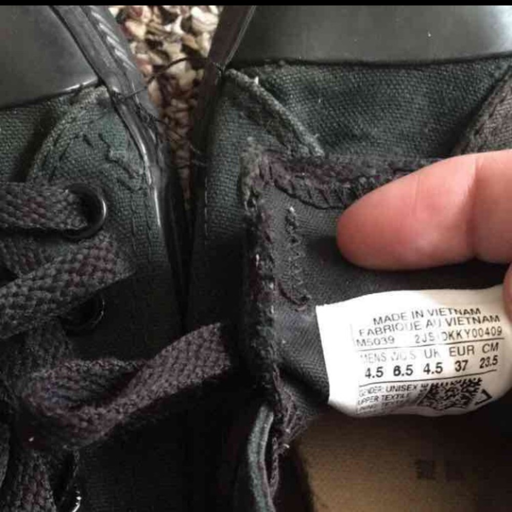 Black converse