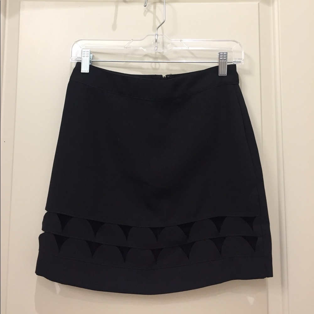 Black Mini w/ scallop details