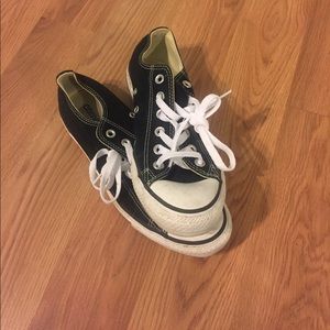 lowcut black converse