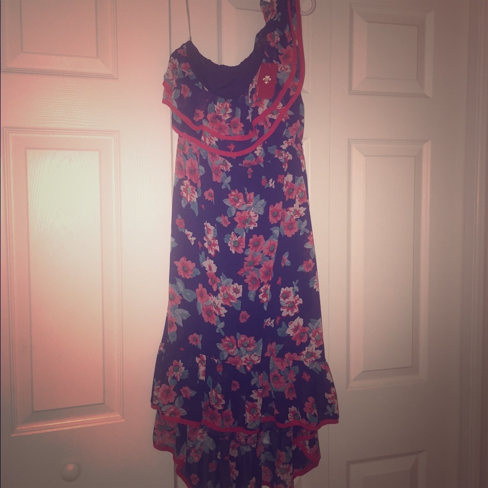 One shoulder fiesta dress 💃