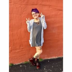 Meet your Posher, Courtney