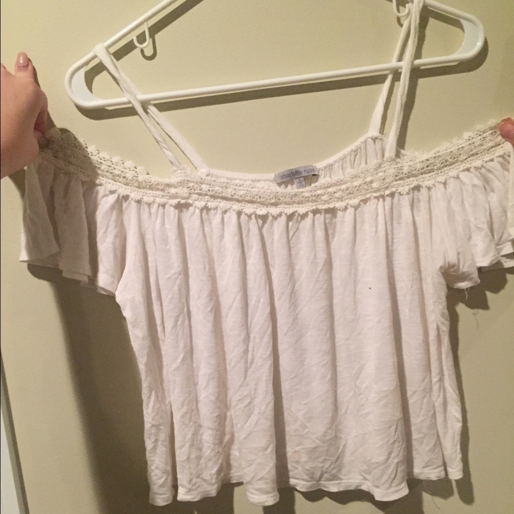 Open Shoulder Flowered Neck top