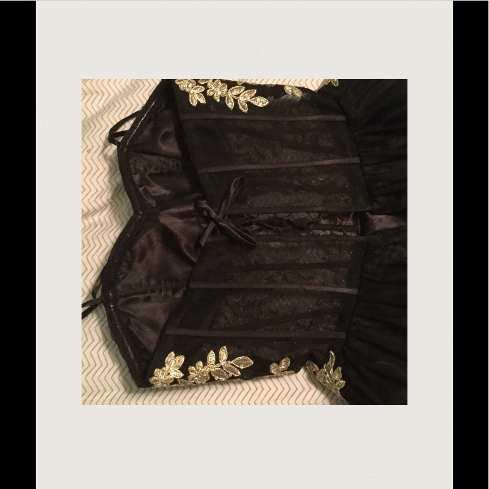 Black and gold corset style homecoming dress